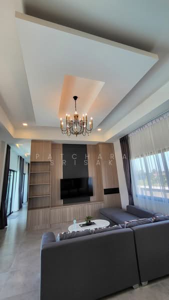 5-BR Villa, Chon Buri (Pattaya), Poong, Bang Lamung (Pattaya), Chon Buri (Pattaya), 5 Bedrooms, 300 sqm, Villa For Rent, by Patchara Srisak, 500480928 - DDproperty.com