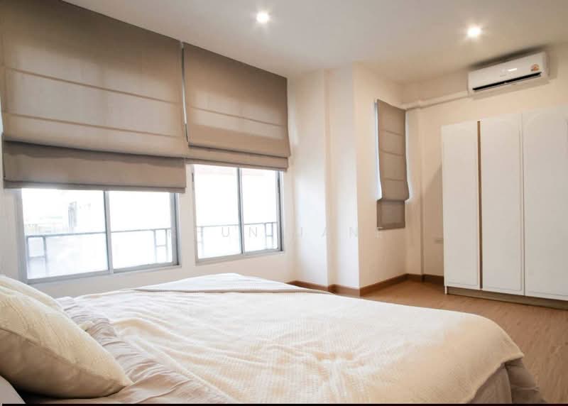 Baan Klang Muang British Town Srinakarin, Samut Prakan, Soi Baan Klang Muang British Town Srinakarin, Bang Kaeo, Bang Plee, Samut Prakan, 3 Bedrooms, 230 sqm, Townhouse For Rent, by Khun Jane, 500480971 - DDproperty.com