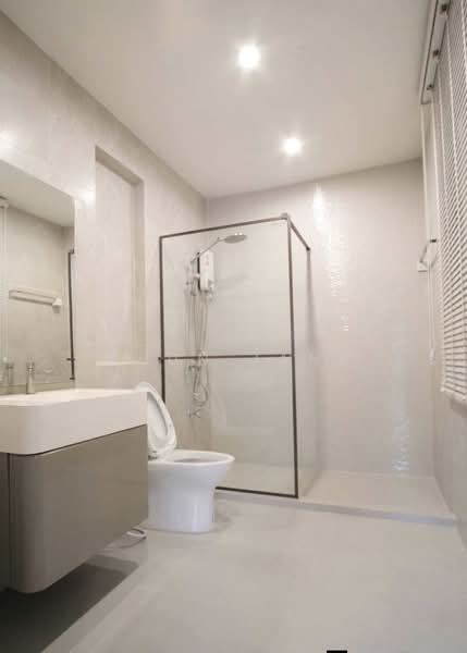 Baan Klang Muang British Town Srinakarin, Samut Prakan, Soi Baan Klang Muang British Town Srinakarin, Bang Kaeo, Bang Plee, Samut Prakan, 3 Bedrooms, 230 sqm, Townhouse For Rent, by Khun Jane, 500480971 - DDproperty.com