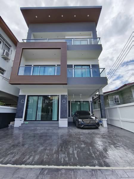 4-BR House, Bangkok, Phra Kanong Nua, Watthana, Bangkok, 4 Bedrooms, 330 sqm, Single Detached House For Sale, by Tarit Chinsomboon, 500480992 - DDproperty.com