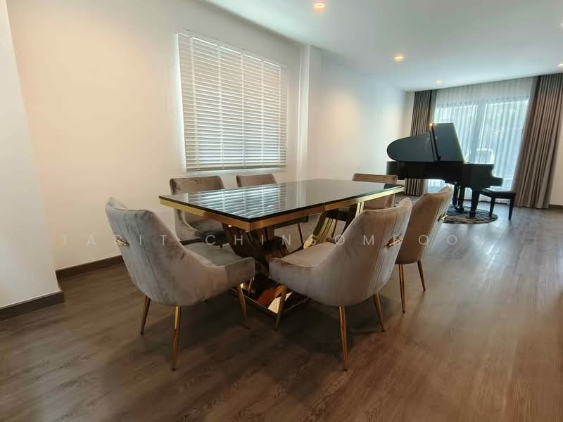4-BR House, Bangkok, Phra Kanong Nua, Watthana, Bangkok, 4 Bedrooms, 330 sqm, Single Detached House For Sale, by Tarit Chinsomboon, 500480992 - DDproperty.com