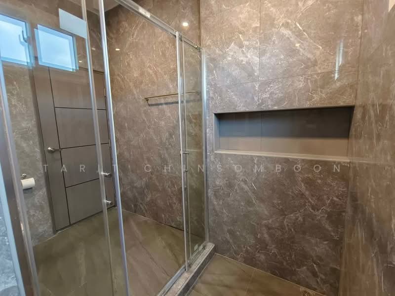 4-BR House, Bangkok, Phra Kanong Nua, Watthana, Bangkok, 4 Bedrooms, 330 sqm, Single Detached House For Sale, by Tarit Chinsomboon, 500480992 - DDproperty.com