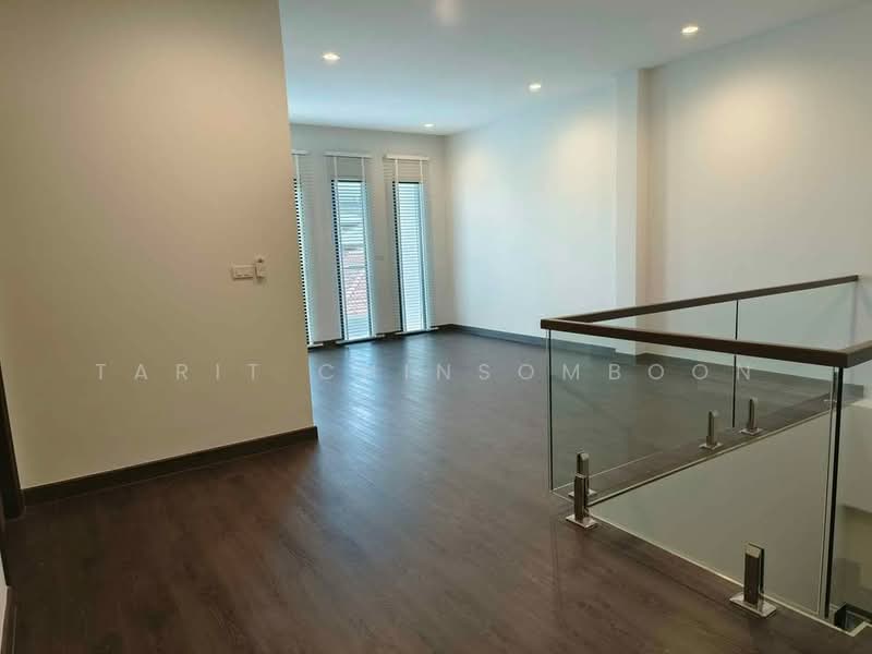 4-BR House, Bangkok, Phra Kanong Nua, Watthana, Bangkok, 4 Bedrooms, 330 sqm, Single Detached House For Sale, by Tarit Chinsomboon, 500480992 - DDproperty.com