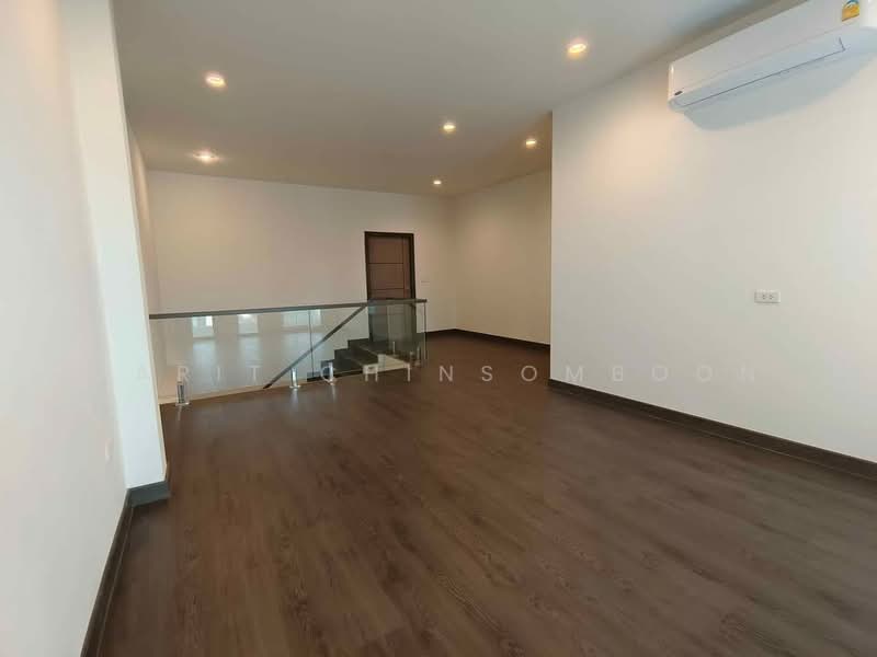 4-BR House, Bangkok, Phra Kanong Nua, Watthana, Bangkok, 4 Bedrooms, 330 sqm, Single Detached House For Sale, by Tarit Chinsomboon, 500480992 - DDproperty.com