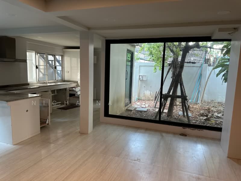 บ้าน 4-ห้องนอน, กรุงเทพ, ดินแดง, กรุงเทพ, 200 ตร.ม., บ้านเดี่ยว ขาย, โดย Nicha Na Lampang, 500481063 - DDproperty.com