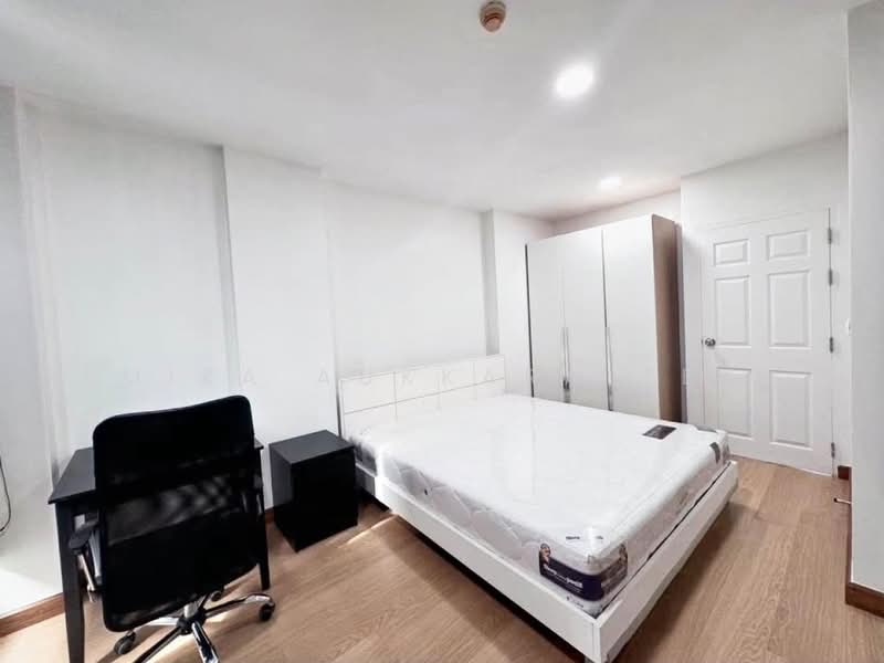 Life @ Ratchada, Bangkok, 36 Soi Lat Phrao 36, Chan Kasem, Chatuchak, Bangkok, 2 Bedrooms, 76 sqm, Condo For Sale, by Pemika Aukkaraleekul, 500481109 - DDproperty.com