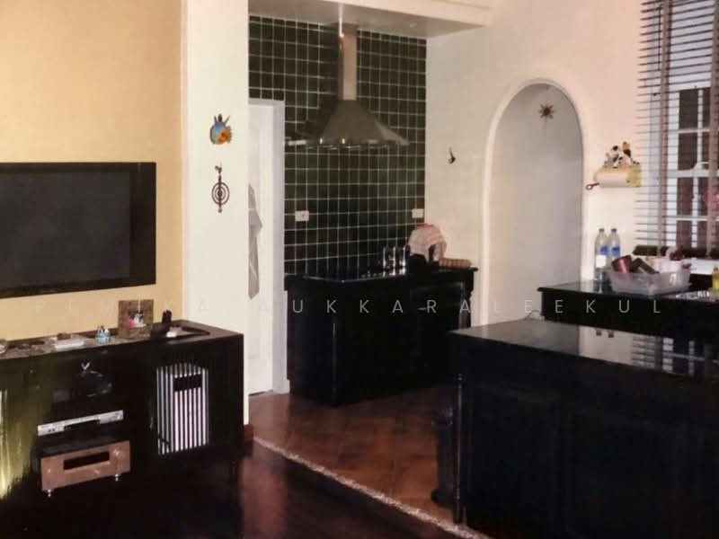 2-BR House, Bangkok, Bang Chak, Phra Khanong, Bangkok, 2 Bedrooms, 235 sqm, Single Detached House For Sale, by Pemika Aukkaraleekul, 500481220 - DDproperty.com