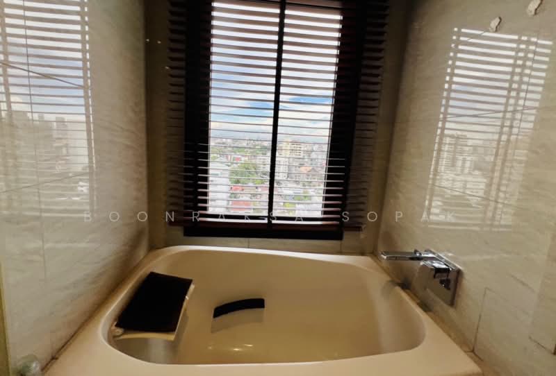 Maru Ekkamai 2, Bangkok, 70-5 Sukhumvit 63 Road, Phra Kanong Nua, Watthana, Bangkok, 2 Bedrooms, 61 sqm, Condo For Rent, by Boonraksa Sopak, 500481247 - DDproperty.com
