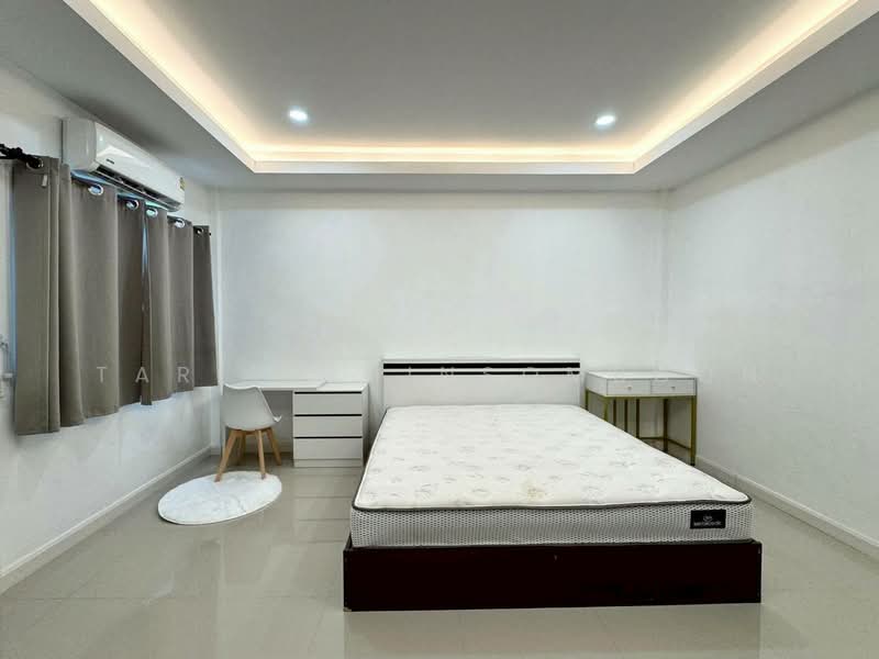 2-BR Townhouse, Bangkok, Phra Kanong Nua, Watthana, Bangkok, 2 Bedrooms, 140 sqm, Townhouse For Rent, by Tarit Chinsomboon, 500481272 - DDproperty.com
