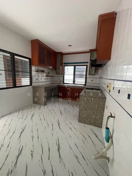 Chaiyapruek Ramintra-Watcharapol, Bangkok, 100 Sukhaphiban 5 Road, O-Ngoen, Sai Mai, Bangkok, 3 Bedrooms, 250 sqm, Single Detached House For Sale, by Narinthira Roengrit, 500481295 - DDproperty.com