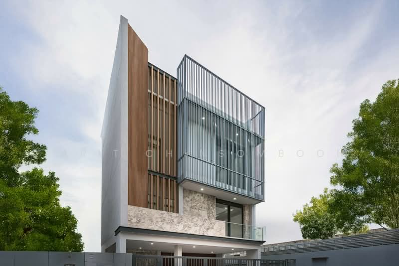4-BR House, Bangkok, Khlong Song Ton Nun, Lat Krabang, Bangkok, 4 Bedrooms, 400 sqm, Single Detached House For Sale, by Tarit Chinsomboon, 500481325 - DDproperty.com