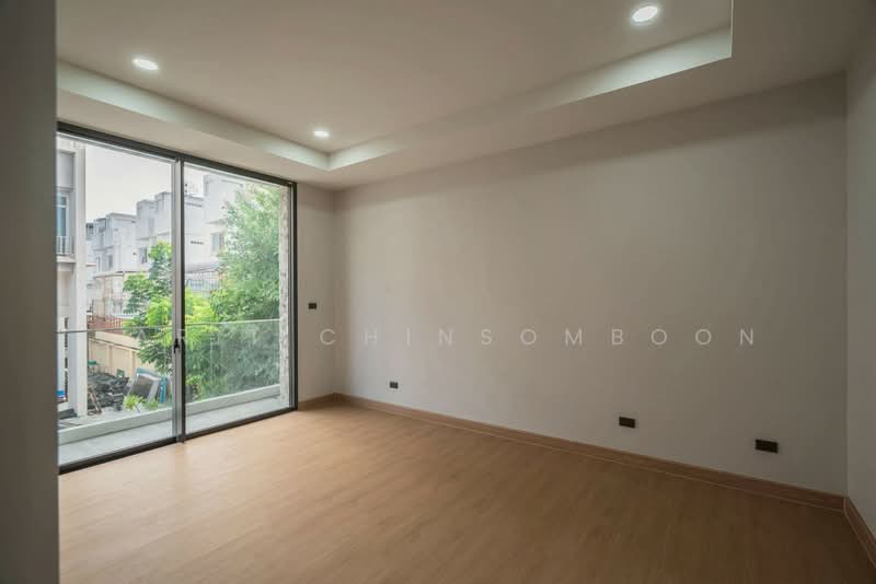 บ้าน 4-ห้องนอน, กรุงเทพ, คลองสองต้นนุ่น, ลาดกระบัง, กรุงเทพ, 400 ตร.ม., บ้านเดี่ยว ขาย, โดย Tarit Chinsomboon, 500481325 - DDproperty.com