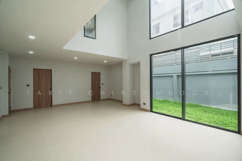 บ้าน 4-ห้องนอน, กรุงเทพ, คลองสองต้นนุ่น, ลาดกระบัง, กรุงเทพ, 400 ตร.ม., บ้านเดี่ยว ขาย, โดย Tarit Chinsomboon, 500481325 - DDproperty.com