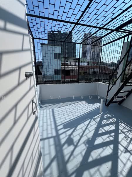 4-BR Townhouse, Bangkok, Khlong Ton Sai, Khlong San, Bangkok, 4 Bedrooms, 200 sqm, Townhouse For Sale, by Nicha Na Lampang, 500481389 - DDproperty.com