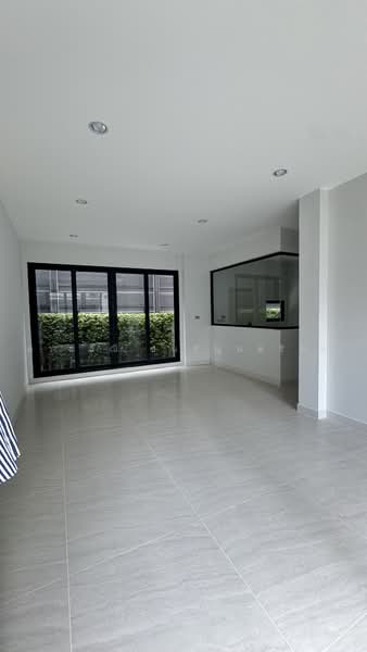 Baan Klang Muang Ratchada-Ladprao, Bangkok, Soi Ban Klang Mueang Yaek Ratchada-Lat Phrao 2, Chan Kasem, Chatuchak, Bangkok, 4 Bedrooms, 234 sqm, Semi-Detached House (Twin House) For Sale, by มาสสิณี ธนธัญนพรัตน์, 500481405 - DDproperty.com