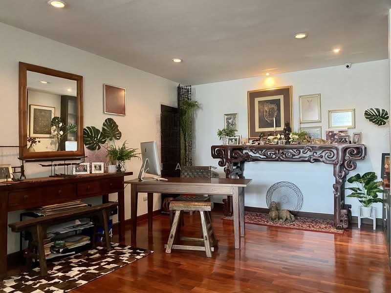 Lake Green, Bangkok, 199 Sukhumvit Soi 8, Khlong Toei, Bangkok, 5 Bedrooms, 484 sqm, Condo For Sale, by Nicha Na Lampang, 500481409 - DDproperty.com