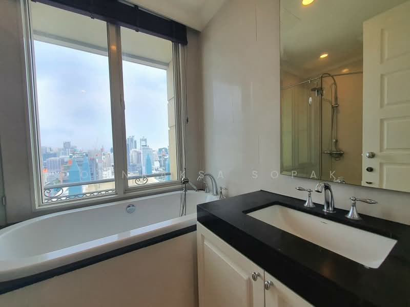 Royce Private Residences, Bangkok, 61 Soi Sukhumvit 31, Khlongtoei Nua, Watthana, Bangkok, 2 Bedrooms, 112 sqm, Condo For Rent, by Boonraksa Sopak, 500481415 - DDproperty.com