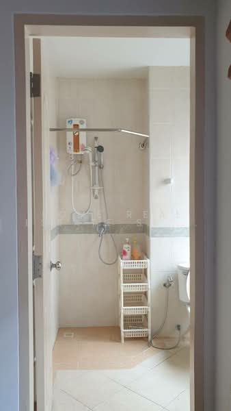 Baan Klang Muang Swiss Town Kaset-Nawamin, Bangkok, Soi Moobaan Klang Mueng, Chorake Bua, Lat Phrao, Bangkok, 3 Bedrooms, 190 sqm, Townhouse For Sale, by HOME Real Estate Service, 500481486 - DDproperty.com