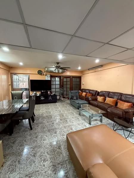 4-BR Townhouse, Bangkok, Phra Kanong Nua, Watthana, Bangkok, 4 Bedrooms, 382 sqm, Townhouse For Rent, by Boonraksa Sopak, 500481522 - DDproperty.com