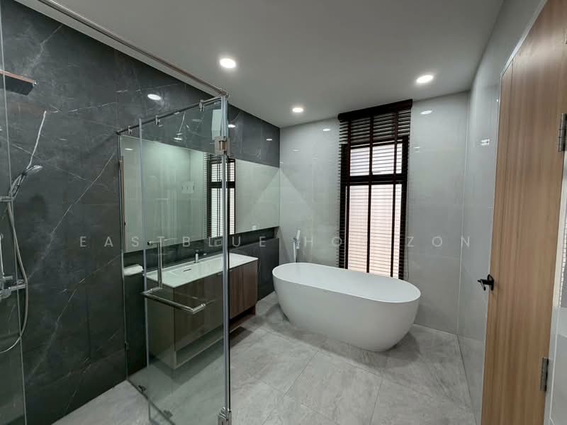 Preecha Beyond Ramkhamhaeng-Krungthepkreetha, Bangkok, Khlong Song Ton Nun, Lat Krabang, Bangkok, 4 Bedrooms, 450 sqm, Single Detached House For Sale, by Eastblue Horizon, 500481546 - DDproperty.com