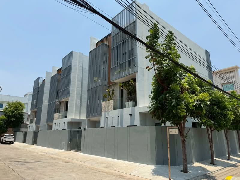 Preecha Beyond Ramkhamhaeng-Krungthepkreetha, Bangkok, Khlong Song Ton Nun, Lat Krabang, Bangkok, 4 Bedrooms, 450 sqm, Single Detached House For Sale, by Eastblue Horizon, 500481546 - DDproperty.com