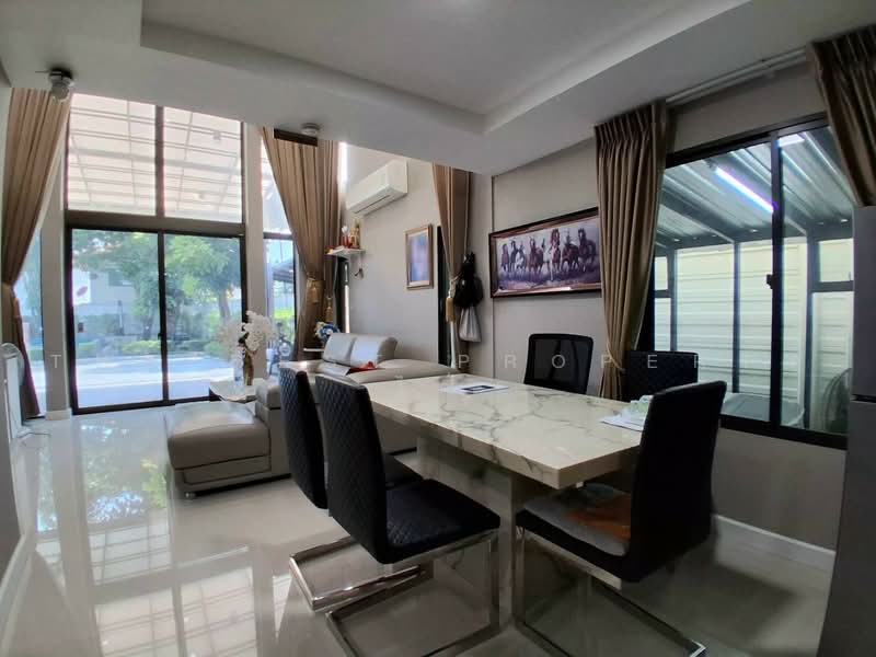 PATIO Phatthanakan 32, Bangkok, Suan Luang, Bangkok, 2 Bedrooms, 195 sqm, Townhouse For Sale, by The Best Property   ไก่, 500481549 - DDproperty.com