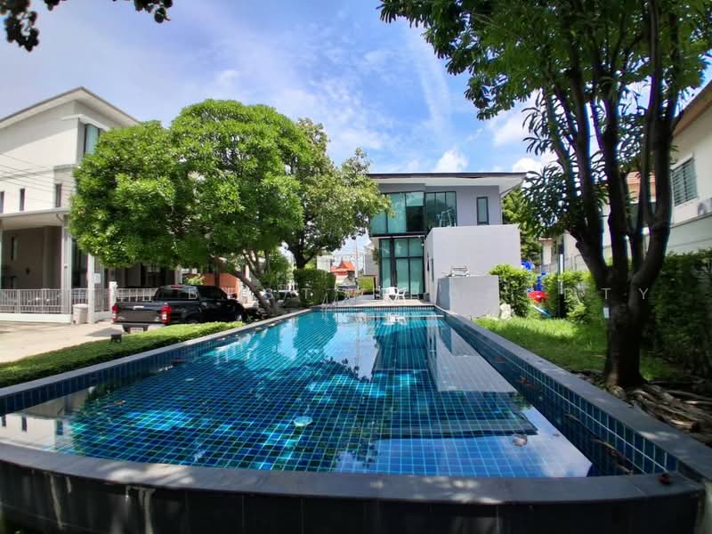 PATIO Phatthanakan 32, Bangkok, Suan Luang, Bangkok, 2 Bedrooms, 195 sqm, Townhouse For Sale, by The Best Property   ไก่, 500481549 - DDproperty.com