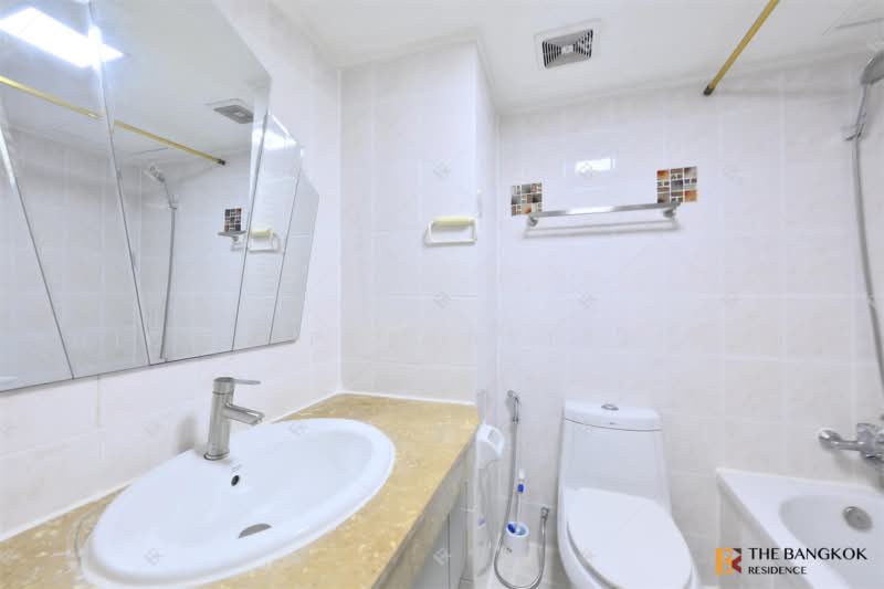 D.H.Grand Tower, Bangkok, Soi Prommit, Khlong Tan Nua, Watthana, Bangkok, 3 Bedrooms, 240 sqm, Condo For Rent, by Nicha Peerakittikul, 500481672 - DDproperty.com