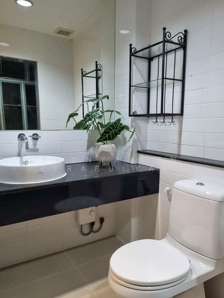 IDEO Sathorn-Taksin, Bangkok, 138 KrungThonburi Road, Khlong Ton Sai, Khlong San, Bangkok, 2 Bedrooms, 80 sqm, Condo For Sale, by Poonyaporn Veerabulyarit, 500481685 - DDproperty.com