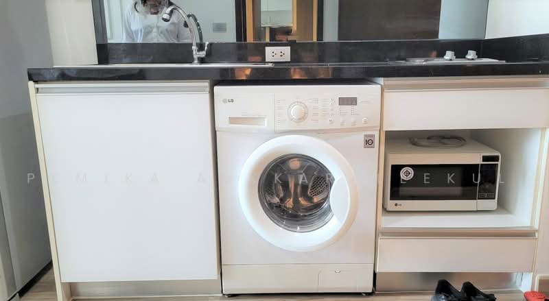 Sky Walk Residences, Bangkok, 1599 Sukhumvit Road, Phra Kanong Nua, Watthana, Bangkok, 1 Bedroom, 38 sqm, Condo For Sale, by Pemika Aukkaraleekul, 500481722 - DDproperty.com