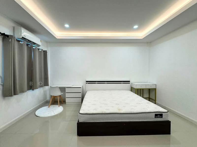 2-BR Townhouse, Bangkok, Phra Kanong Nua, Watthana, Bangkok, 2 Bedrooms, 140 sqm, Townhouse For Rent, by Boonraksa Sopak, 500481724 - DDproperty.com