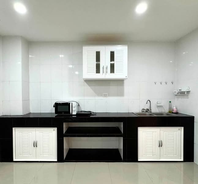2-BR Townhouse, Bangkok, Phra Kanong Nua, Watthana, Bangkok, 2 Bedrooms, 140 sqm, Townhouse For Rent, by Boonraksa Sopak, 500481724 - DDproperty.com