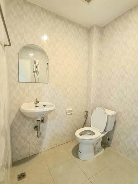 2-BR Townhouse, Bangkok, Phra Kanong Nua, Watthana, Bangkok, 2 Bedrooms, 140 sqm, Townhouse For Rent, by Boonraksa Sopak, 500481724 - DDproperty.com