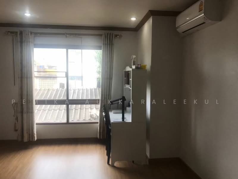 Baan Klang Krung Resort (Ratchada 7) : บ้านกลางกรุงรีสอร์ท รัชดา ซอย7, กรุงเทพ, 7 ซอย รัชดาภิเษก, ดินแดง, กรุงเทพ, 61 ตร.ม., คอนโด ขาย, โดย Pemika Aukkaraleekul, 500481740 - DDproperty.com