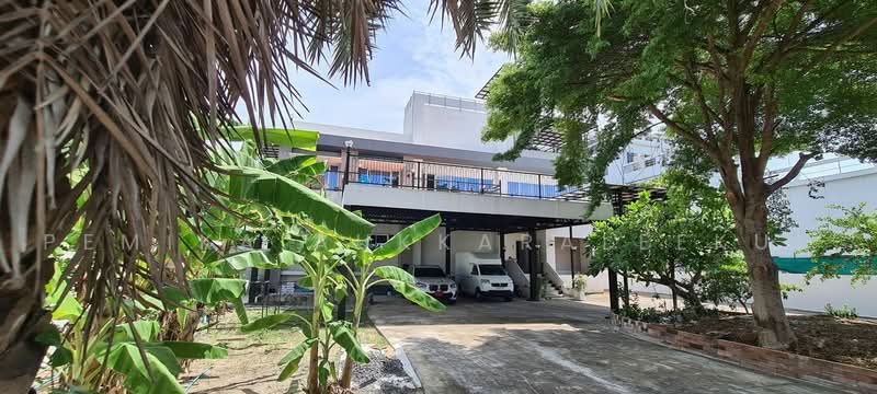 3-BR House, Bangkok, Lat Phrao, Bangkok, 3 Bedrooms, 800 sqm, Single Detached House For Sale, by Pemika Aukkaraleekul, 500481765 - DDproperty.com