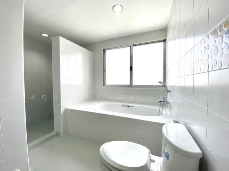 KC Court, Bangkok, 28 Soi Thonglor 13, Khlong Tan Nua, Watthana, Bangkok, 3 Bedrooms, 250 sqm, Condo For Rent, by Phacharakorn Anusiri, 500481767 - DDproperty.com