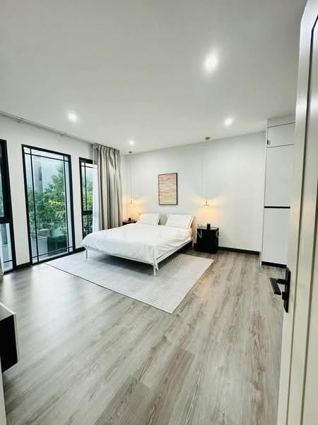 Baan Klang Muang Classe Sukhumvit 77, Bangkok, Soi On Nut 21, Suan Luang, Bangkok, 3 Bedrooms, 228 sqm, Single Detached House For Rent, by Ivy Jang, 500481769 - DDproperty.com