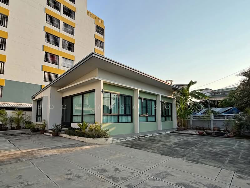 1-BR House, Bangkok, Praborommaharatchawang, Phra Nakhon, Bangkok, 1 Bedroom, 100 sqm, Single Detached House For Rent, by Boonraksa Sopak, 500481771 - DDproperty.com