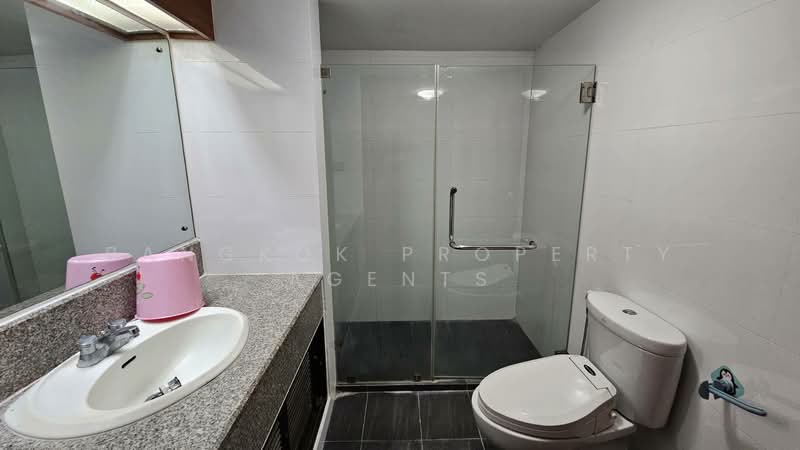 Baan Suanpetch, Bangkok, 18 Soi Sukhumvit 39, Khlong Tan Nua, Watthana, Bangkok, 2 Bedrooms, 135 sqm, Condo For Rent, by BANGKOK PROPERTY AGENTS, 500481824 - DDproperty.com