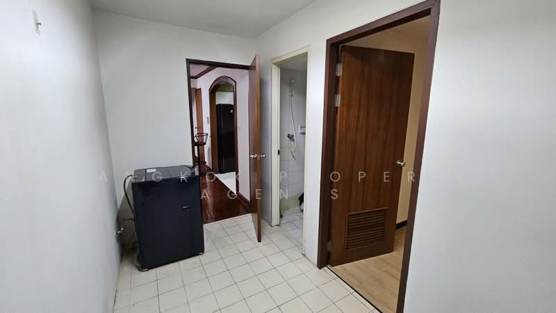 Baan Suanpetch, Bangkok, 18 Soi Sukhumvit 39, Khlong Tan Nua, Watthana, Bangkok, 2 Bedrooms, 135 sqm, Condo For Rent, by BANGKOK PROPERTY AGENTS, 500481824 - DDproperty.com
