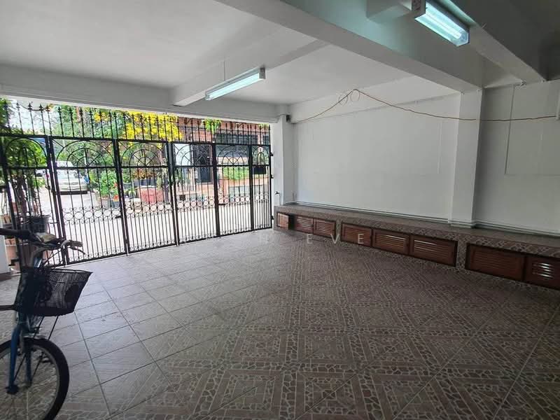 Townhouse for rent near bts udomsuk pet friendly ( SPSEVE2228 ), Bangkok, สุขุมวิท68, Bang Na Nuea, Bang Na, Bangkok, 3 Bedrooms, 150 sqm, Townhouse For Rent, by Khun EVE, 500481851 - DDproperty.com