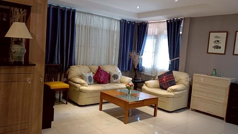 ลาดพร้าว, Bangkok, Samsen Nok, Huai Khwang, Bangkok, 2 Bedrooms, 200 sqm, Single Detached House For Rent, by ภูวเดช ถิ่นดวงจันทร์, 500481879 - DDproperty.com