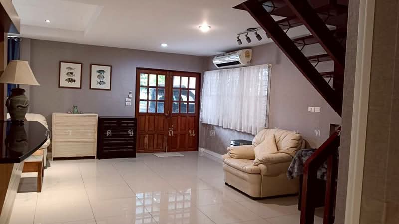 ลาดพร้าว, Bangkok, Samsen Nok, Huai Khwang, Bangkok, 2 Bedrooms, 200 sqm, Single Detached House For Rent, by ภูวเดช ถิ่นดวงจันทร์, 500481879 - DDproperty.com