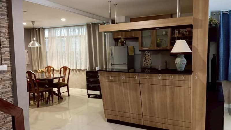 ลาดพร้าว, Bangkok, Samsen Nok, Huai Khwang, Bangkok, 2 Bedrooms, 200 sqm, Single Detached House For Rent, by ภูวเดช ถิ่นดวงจันทร์, 500481879 - DDproperty.com