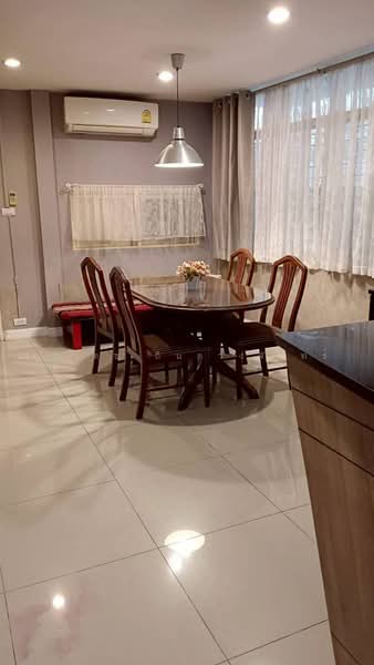 ลาดพร้าว, Bangkok, Samsen Nok, Huai Khwang, Bangkok, 2 Bedrooms, 200 sqm, Single Detached House For Rent, by ภูวเดช ถิ่นดวงจันทร์, 500481879 - DDproperty.com