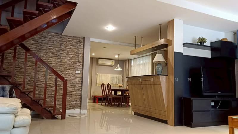 ลาดพร้าว, Bangkok, Samsen Nok, Huai Khwang, Bangkok, 2 Bedrooms, 200 sqm, Single Detached House For Rent, by ภูวเดช ถิ่นดวงจันทร์, 500481879 - DDproperty.com