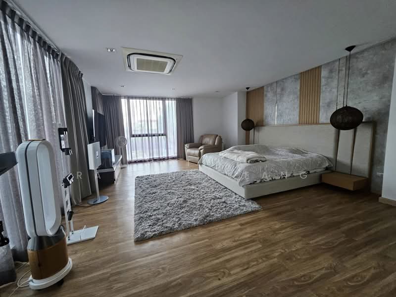 Glam, Bangkok, 161 Soi Satriwitthaya 2 Junction 23, Lat Phrao, Bangkok, 3 Bedrooms, 385 sqm, Townhouse For Rent, by Chotika Rakrungrueang, 500481886 - DDproperty.com