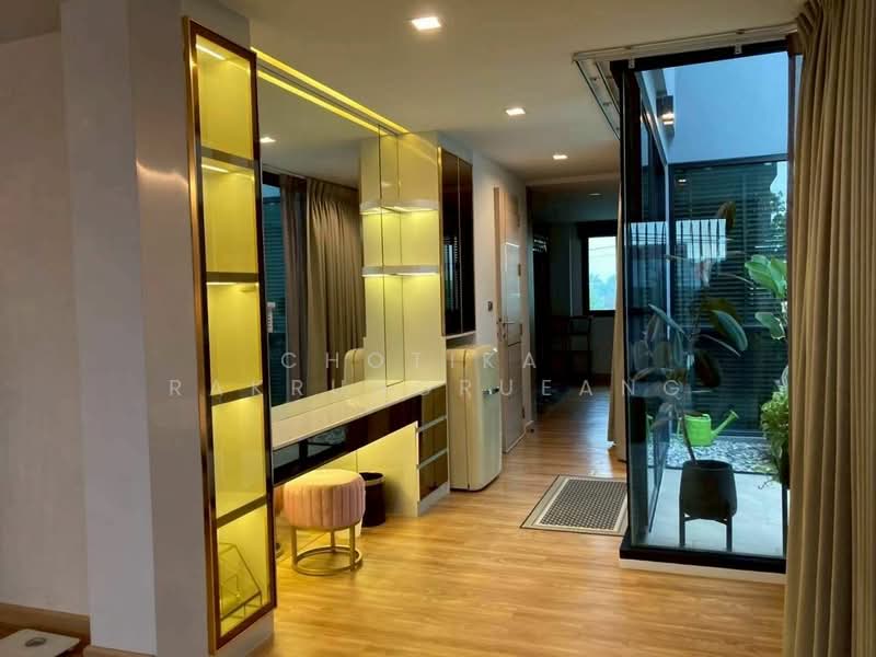 Glam, Bangkok, 161 Soi Satriwitthaya 2 Junction 23, Lat Phrao, Bangkok, 3 Bedrooms, 385 sqm, Townhouse For Rent, by Chotika Rakrungrueang, 500481886 - DDproperty.com