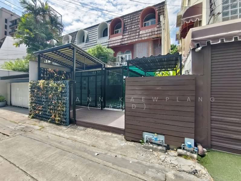 3-Storey Home Office for Rent Sathorn - Silom - Naradhiwas | 250 sq.m. | BTS Chong Nonsi/Sala Daeng, Bangkok, Thung Maha Mek, Sathon, Bangkok, , 250 sqm, Shophouse For Rent, by Pornpann Kaewplang (Sand), 500481912 - DDproperty.com