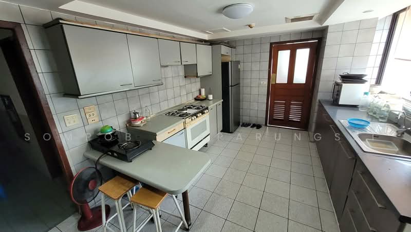 President Park Sukhumvit 24, Bangkok, 99 Sukhumvit 24 Alley, Khlongtoei Nua, Watthana, Bangkok, 3 Bedrooms, 260 sqm, Condo For Rent, by Sompob Buaparungsri, 500482011 - DDproperty.com